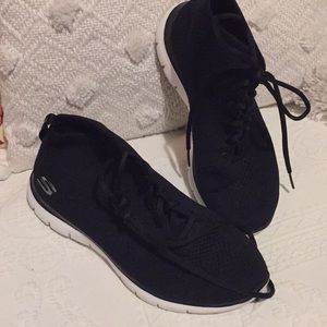 SALE🌼Skechers Sneakers